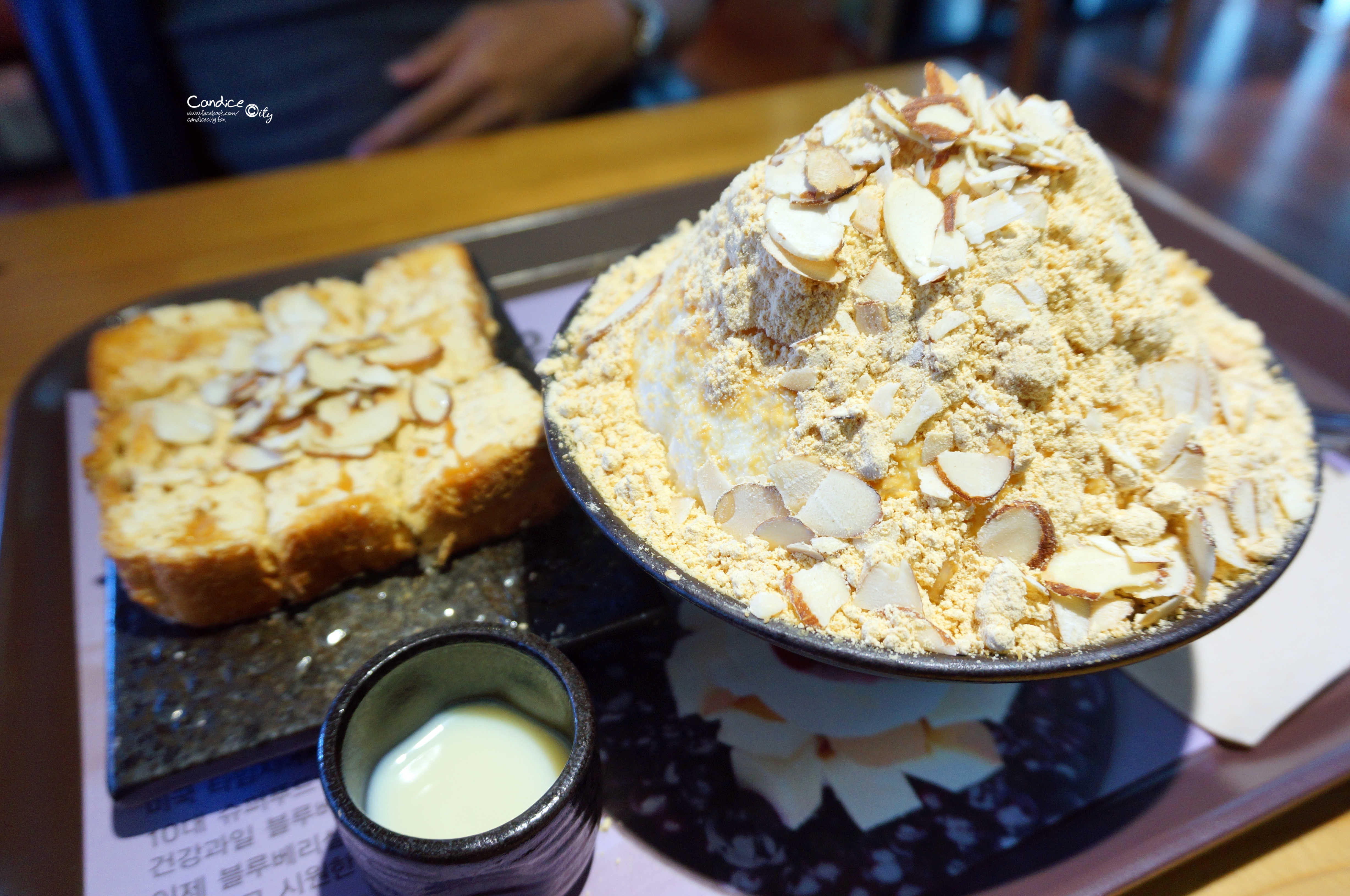 釜山美食&hearts;雪冰 時尚冰店釜山必吃美食 麻糬雪冰烤吐司! @陳小沁の吃喝玩樂