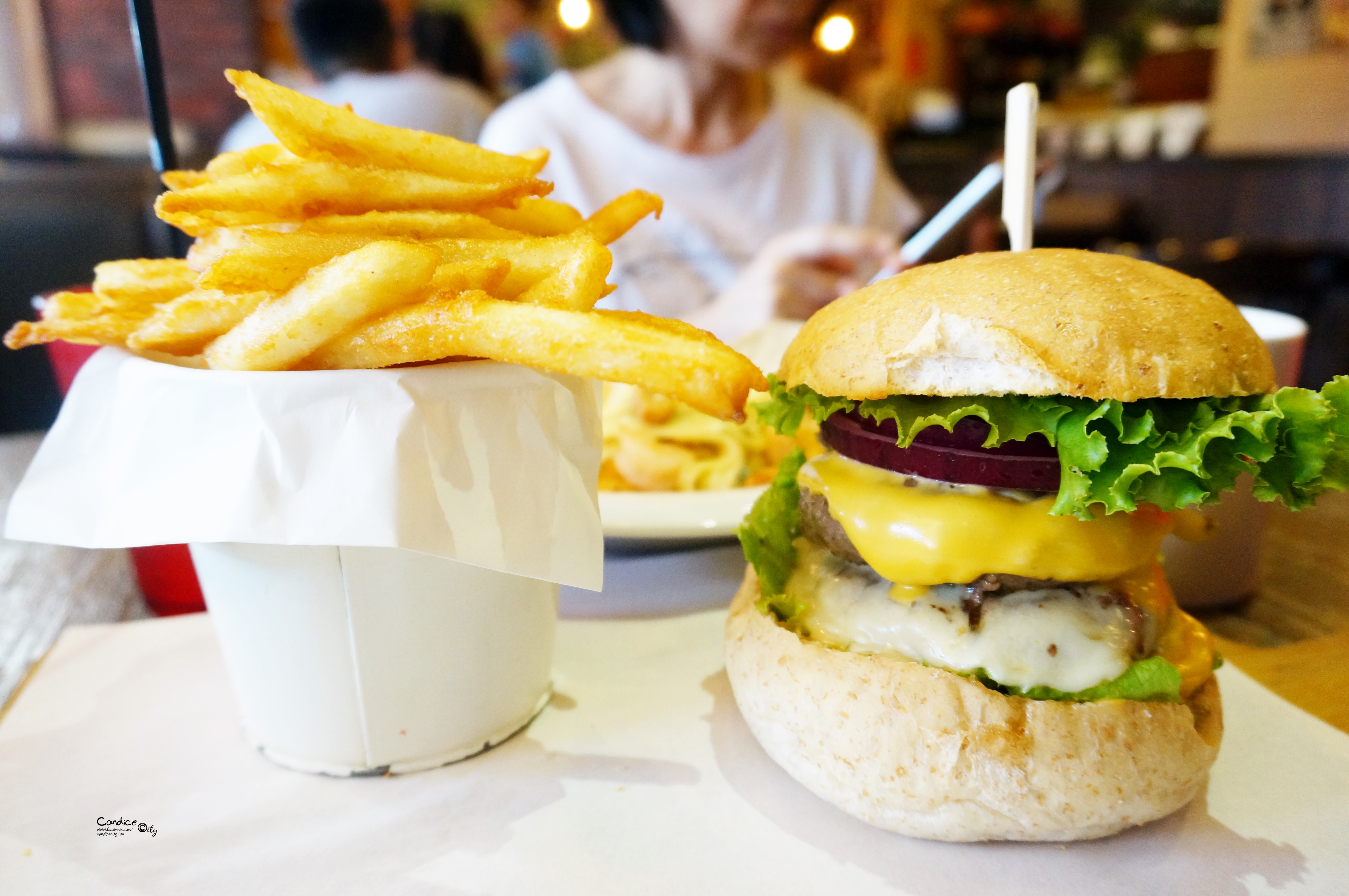 《東區》1885 BURGER 市民大道平價美式漢堡店 @陳小沁の吃喝玩樂