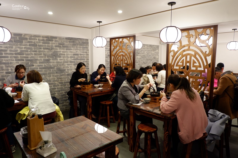 阿二麻辣食堂大安店｜必吃麻辣滷肉拌飯,神好吃!