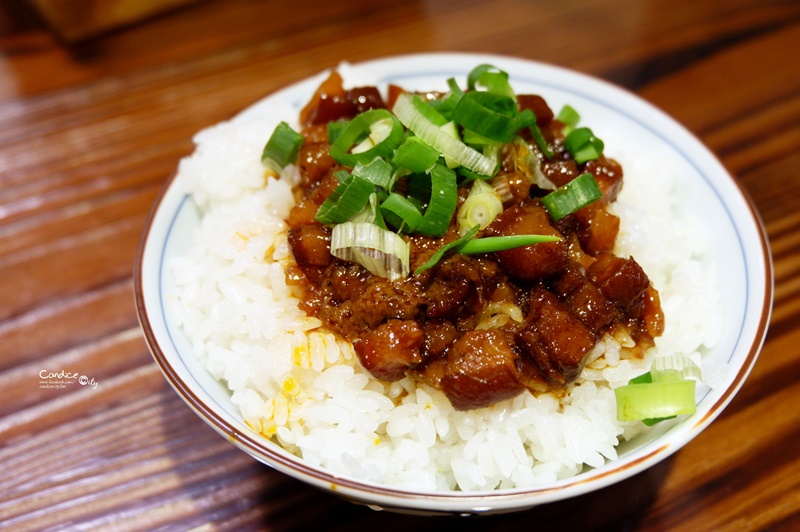 阿二麻辣食堂大安店｜必吃麻辣滷肉拌飯,神好吃!