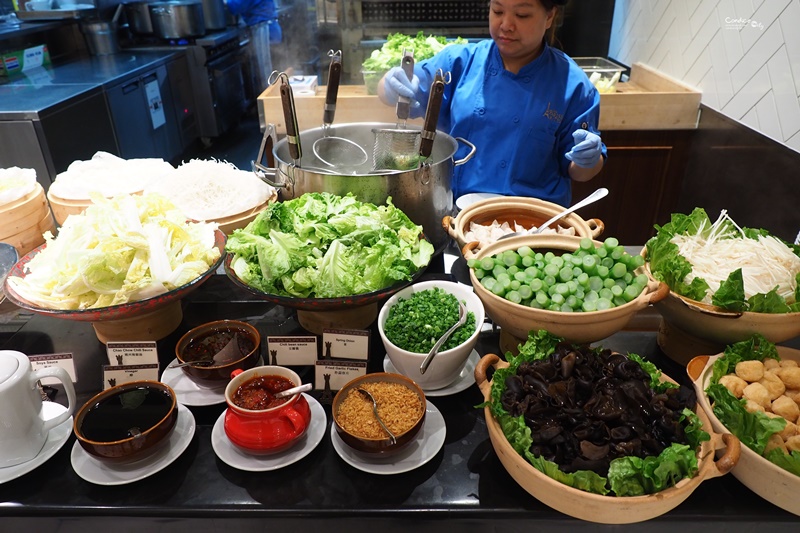 《澳門美食》巴黎人Le Buffet自助餐,我愛龍蝦鵝肝牛排,菜色好吃豐富!