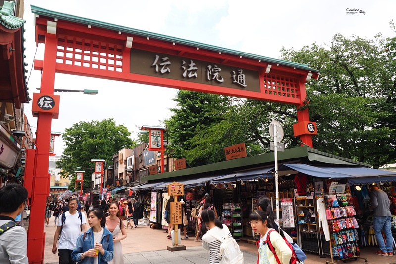 【東京景點】穿和服逛雷門,淺草寺,仲見世通!東京景點必訪!雷門夜景好美!