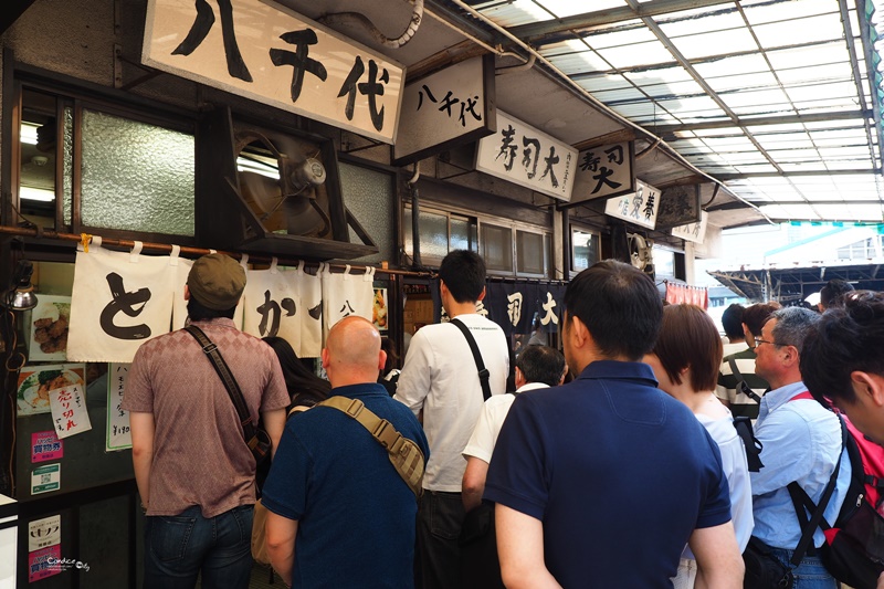 【東京景點】築地市場 東京必訪!美食多,築地市場乾淨整齊很好逛!