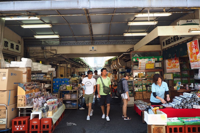 【東京景點】築地市場 東京必訪!美食多,築地市場乾淨整齊很好逛!