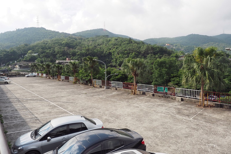 【內湖一日遊】白石湖吊橋,碧山巖風景,草莓園,737美食晚餐!完美約會行程(內湖景點推薦)