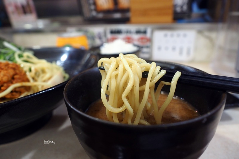 橫濱家系拉麵 特濃屋｜沾麵湯頭超美味!台北拉麵推薦,雙連站美食!