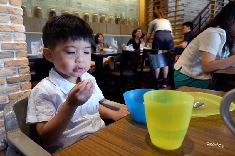 卓莉手工釀啤酒泰食餐廳｜內湖好吃的泰式料理!長條型蝦餅更好吃!