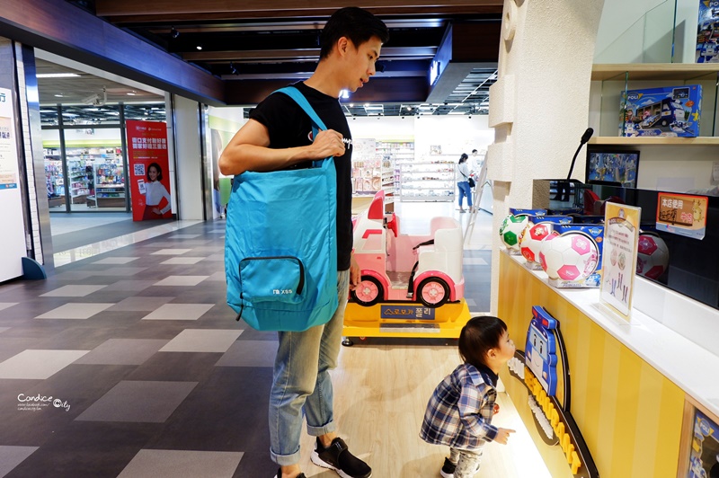 輕型推車,傘車推薦♥mothercare xss 口袋推車,出國玩必備!好收納!