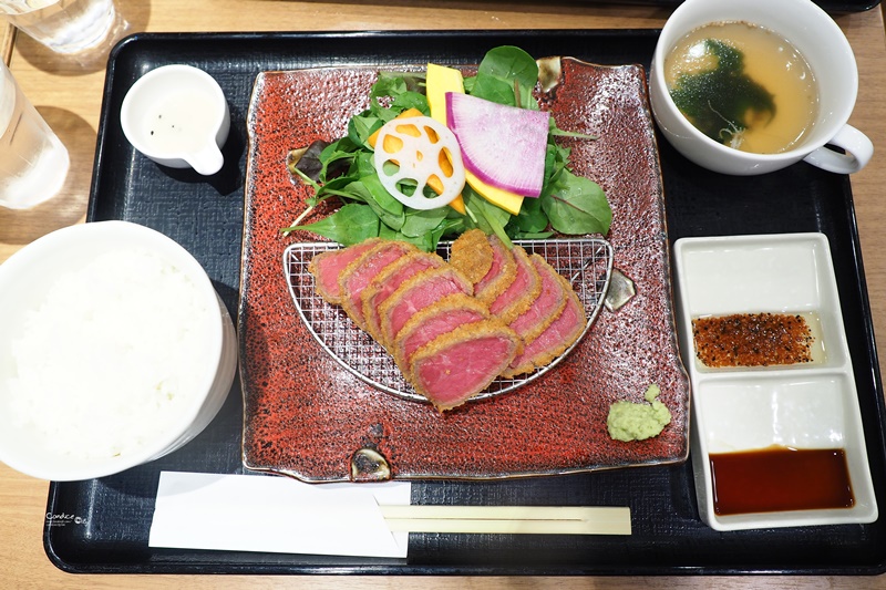 《東京美食》牛かつあおな炸牛排,上野美食推薦,平價黑毛和牛炸牛排!