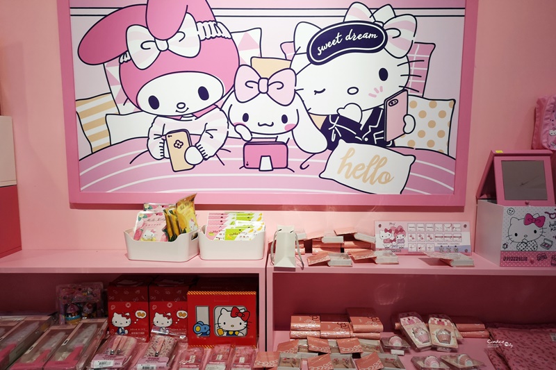 粉紅閨蜜期間限定店｜華山免費展覽!滿滿粉紅色,Hello Kitty,美樂蒂,大耳狗,超好拍IG打卡粉色天地!