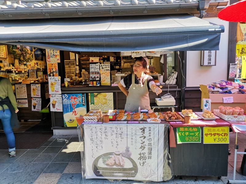 櫻之馬場城彩苑｜熊本城彩苑必去,伴手禮多,九州必買雞皮+馬肉餅乾攻略!