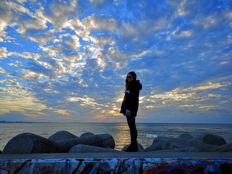 美國村日落海灘｜沖繩自由行最愛景點!沖繩必去海灘,可遠眺摩天輪超悠閒!