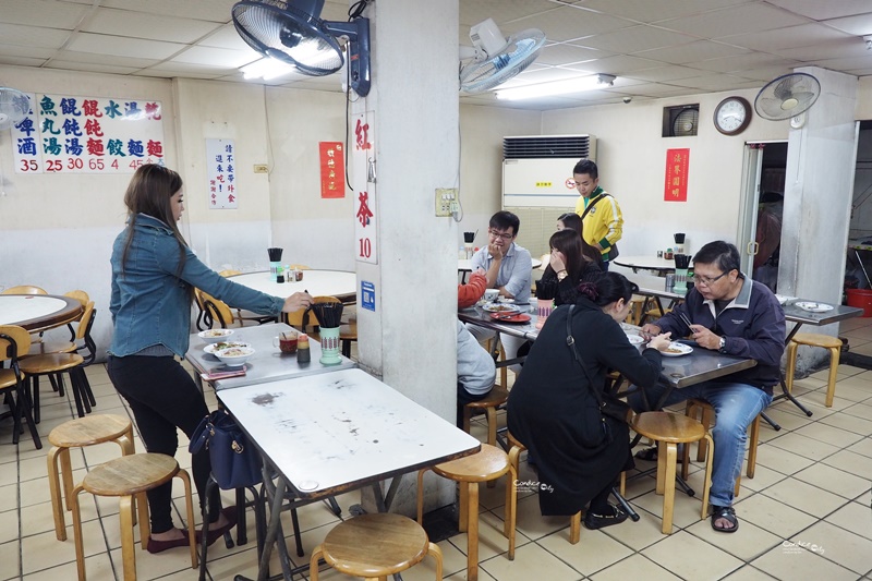 民生路意麵｜台南無名意麵,沒有招牌卻超多人!滷味小菜是王道必點!