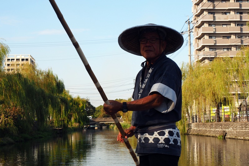 柳川遊船｜松月乗船場,翠綠垂柳超美!船夫還會唱歌!接駁車時間方便!9折優惠