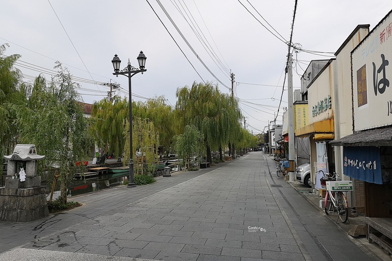 柳川遊船｜松月乗船場,翠綠垂柳超美!船夫還會唱歌!接駁車時間方便!9折優惠