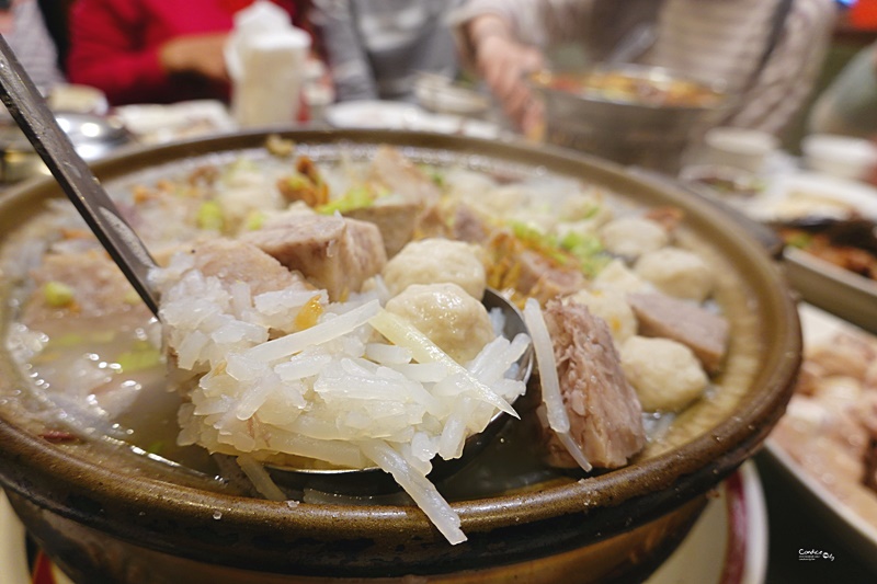 新家圓客家川菜小館｜招牌芋頭米粉超好吃!聚餐推薦,生意超好的東湖內湖美食!