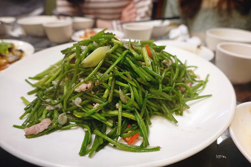 新家圓客家川菜小館｜招牌芋頭米粉超好吃!聚餐推薦,生意超好的東湖內湖美食!