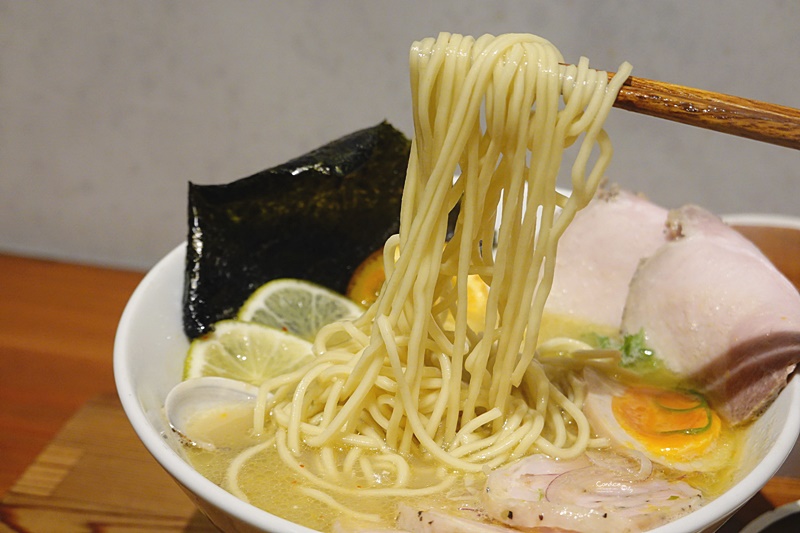 Soba Shinn & 柑橘｜雞白湯柑橘蛤蜊拉麵超好喝的湯!東區拉麵