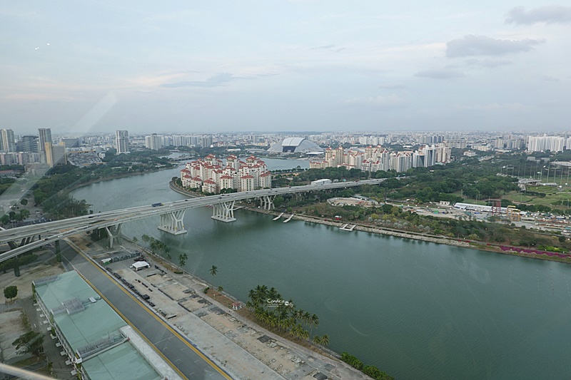 新加坡摩天輪 Singapore Flyer｜超美夕陽,夜景還可用餐!先買門票票價最便宜!