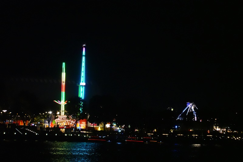 新加坡燈光秀｜ 魚尾獅公園欣賞金沙酒店燈光秀,免費必看夜景水舞秀!時間/地點位置攻略分享