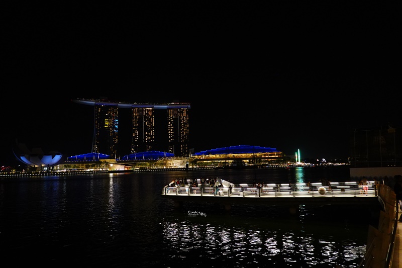 新加坡燈光秀｜ 魚尾獅公園欣賞金沙酒店燈光秀,免費必看夜景水舞秀!時間/地點位置攻略分享