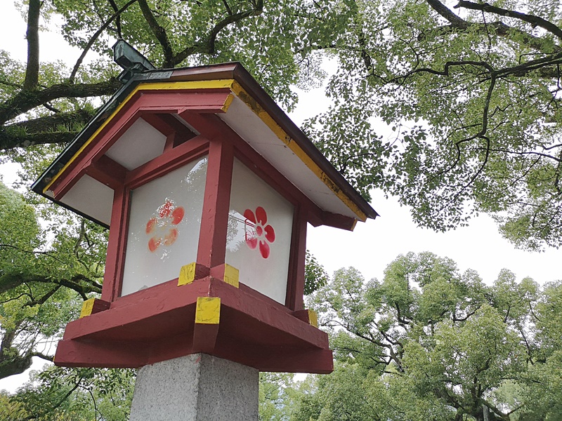 太宰府天滿宮｜表參道商店街吃美食,星巴克超美,還有必吃梅枝餅!停車位置分享