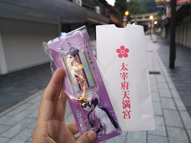 太宰府天滿宮｜表參道商店街吃美食,星巴克超美,還有必吃梅枝餅!停車位置分享