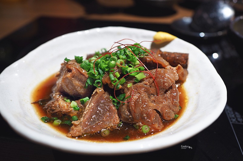 牛腸鍋 おおやま 本店｜九州美食牛腸鍋,博多必吃美食,有包廂,湯底煮麵好美味!