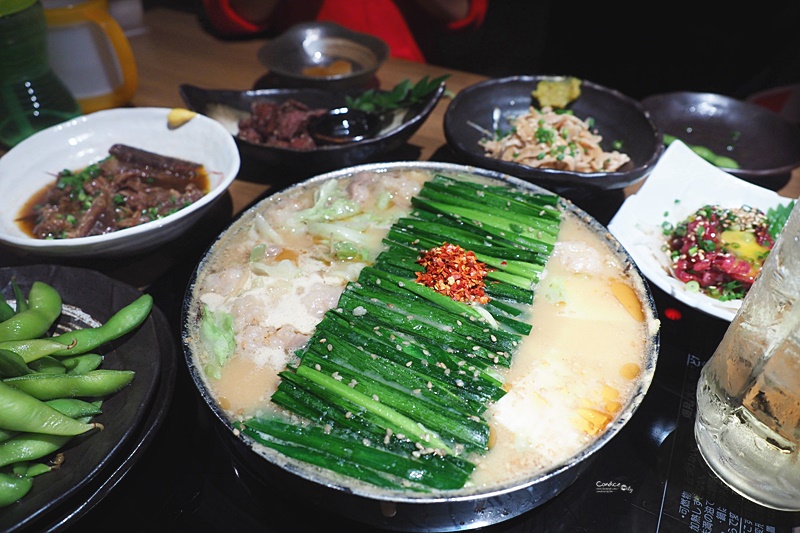 牛腸鍋 おおやま 本店｜九州美食牛腸鍋,博多必吃美食,有包廂,湯底煮麵好美味!