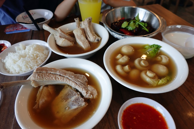 發起人肉骨茶｜新加坡必吃肉骨茶餐廳,胡椒味超濃郁,近阿拉伯區!