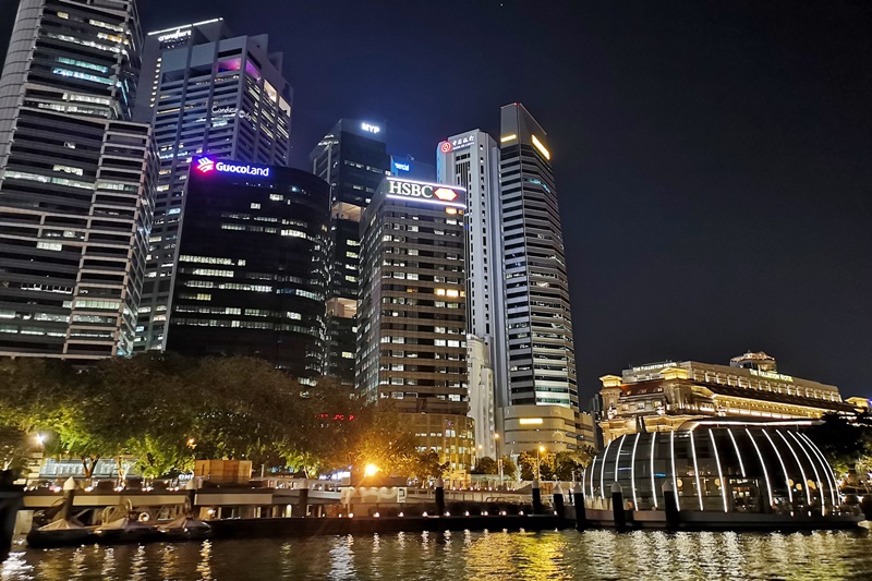 克拉碼頭遊船｜超震撼夜景,行駛摩天大樓旁,一秒愛上新加坡的新加坡景點推薦