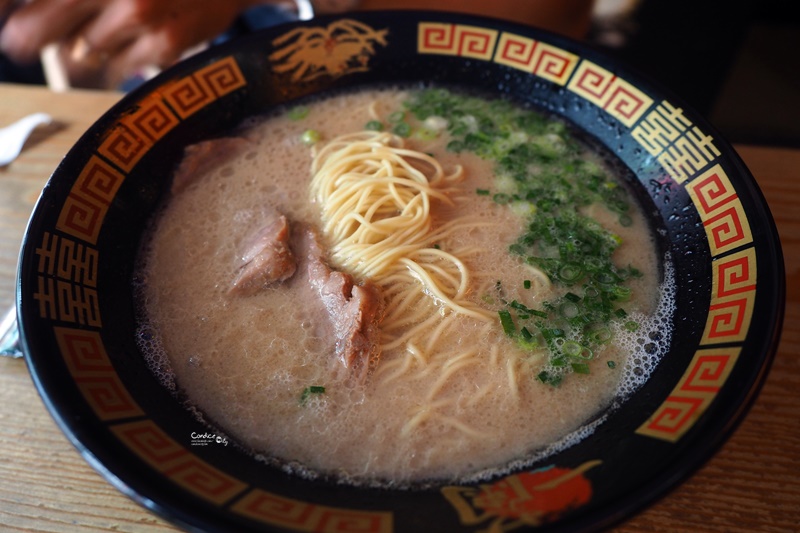 一蘭拉麵本店｜中洲川端美食!博多必吃美食,到一蘭總店朝聖!一棟拉麵店好壯觀!