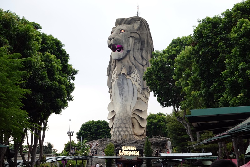 魚尾獅塔｜新加坡景點,跟魚尾獅爸爸合照,觀景台美景!