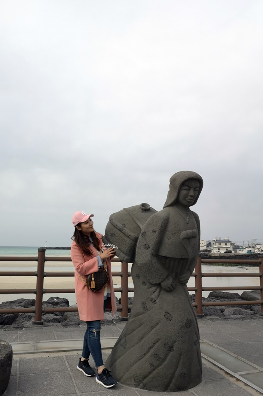 挾才海水浴場협재해수욕장｜濟州必訪景點,美麗海岸線還有美人魚雕像!