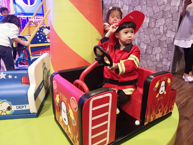 台北親子景點｜SNOOPY PLAY CENTER大直店,超好玩的SNOOPY樂園!適合學齡前小孩!