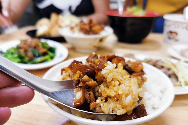 南京七里香麻辣鴨血臭豆腐｜好吃的滷肉飯,內湖美食,湖光市場對面!