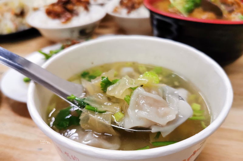 南京七里香麻辣鴨血臭豆腐｜好吃的滷肉飯,內湖美食,湖光市場對面!