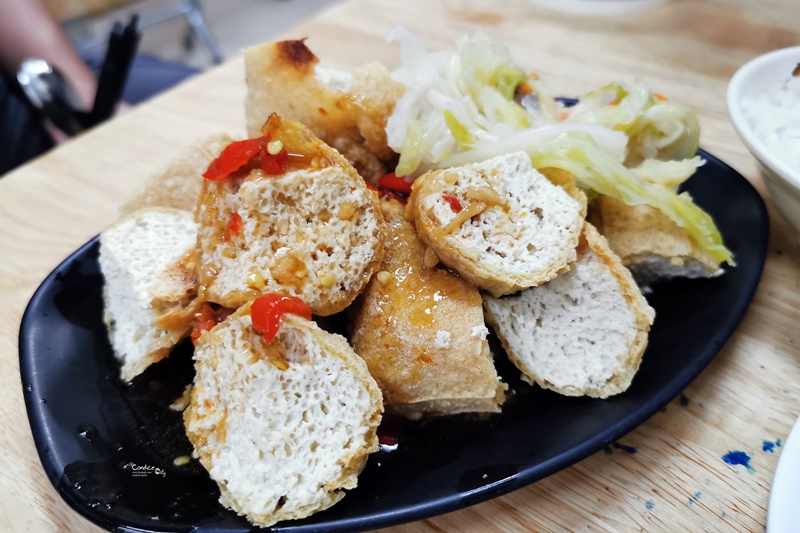 南京七里香麻辣鴨血臭豆腐｜好吃的滷肉飯,內湖美食,湖光市場對面!