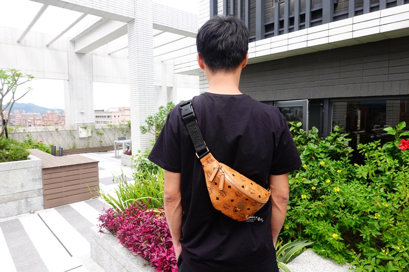 【開箱】MCM Stark 腰包/胸包(小)超好裝又好看!Fursten Belt Bag in Visetos