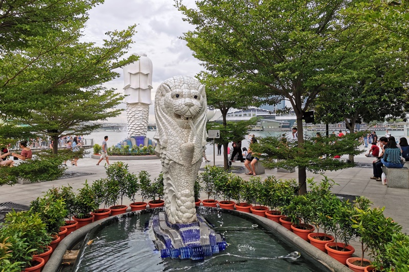 魚尾獅公園｜魚尾獅媽媽,新加坡100間星巴克!新加坡景點(新加坡夜景超美!)