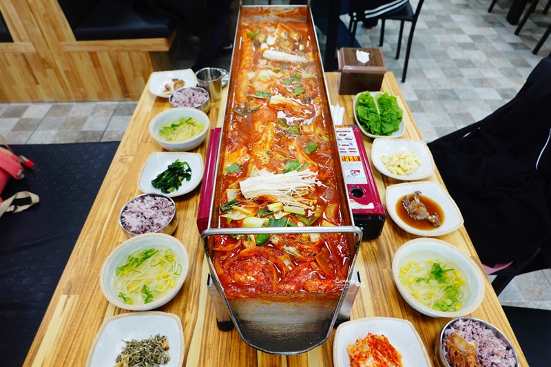 제주마당網美白帶魚店｜長形鍋辣白帶魚好吃又好拍,IG打卡必備(濟州島美食)