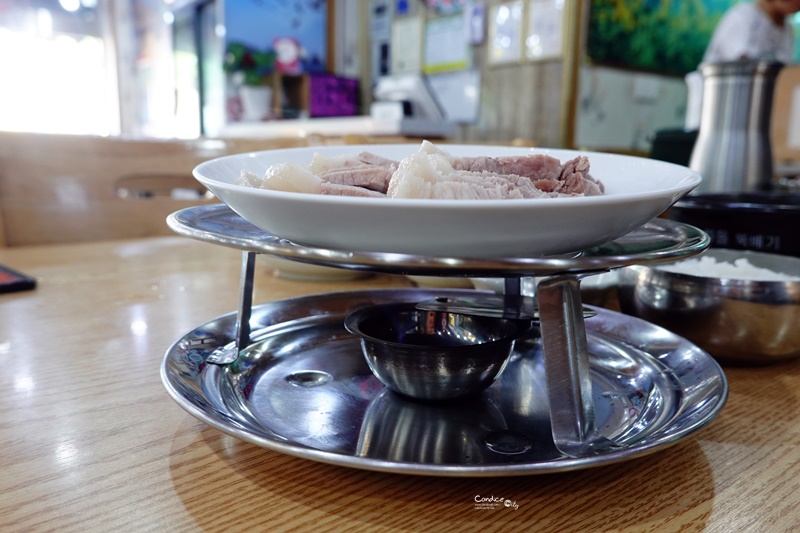 雙胞胎豬肉湯飯쌍둥이돼지국밥｜釜山美食,大淵站必吃!水煮豬肉菜包肉超好吃!