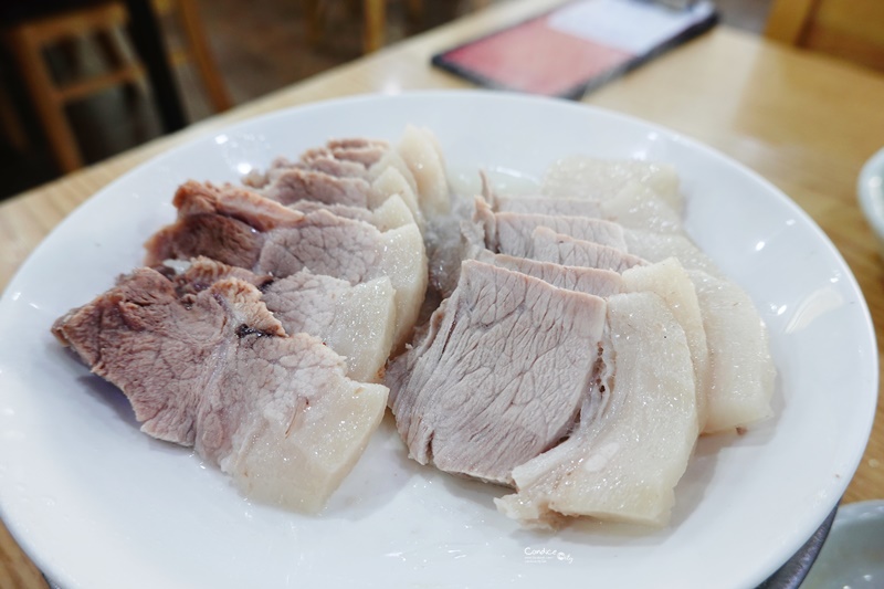 雙胞胎豬肉湯飯쌍둥이돼지국밥｜釜山美食,大淵站必吃!水煮豬肉菜包肉超好吃!