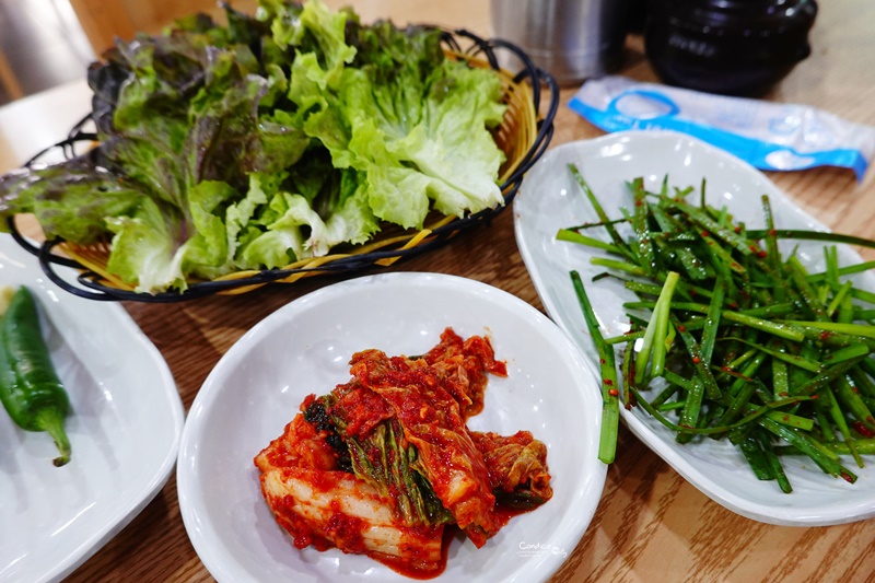 雙胞胎豬肉湯飯쌍둥이돼지국밥｜釜山美食,大淵站必吃!水煮豬肉菜包肉超好吃!