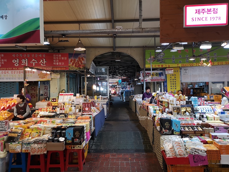 黑豬肉一條街,東門市場,生魚片一條街,中央地下街｜濟州島必去景點1次訪!