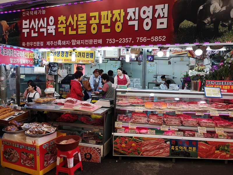 黑豬肉一條街,東門市場,生魚片一條街,中央地下街｜濟州島必去景點1次訪!