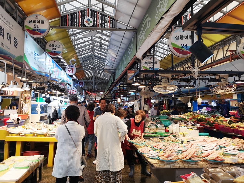 黑豬肉一條街,東門市場,生魚片一條街,中央地下街｜濟州島必去景點1次訪!