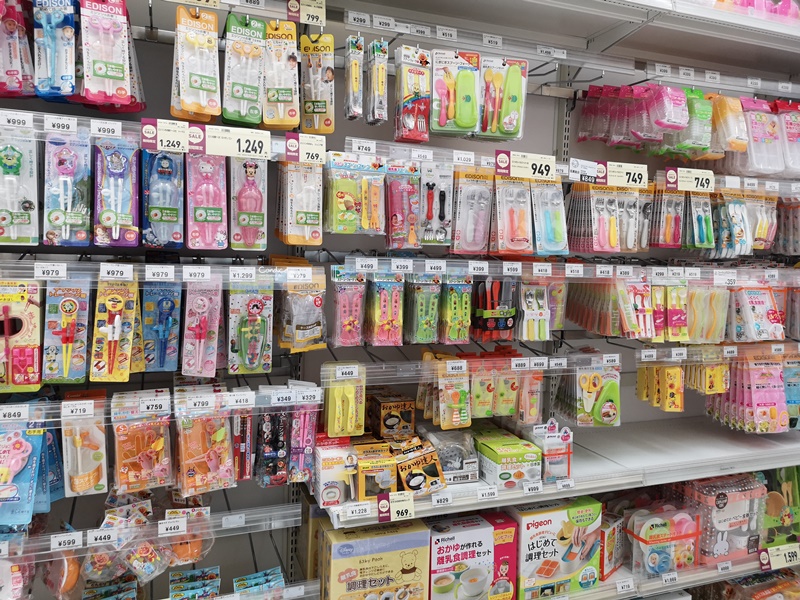 西松屋 新都心店｜衣服真的便宜,一件99日幣搶翻天!沖繩嬰幼兒用品店推薦!