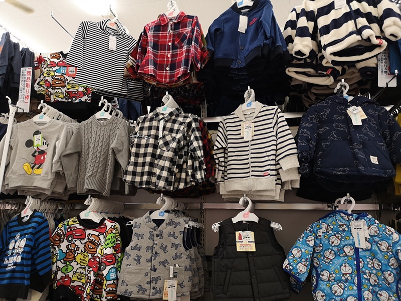 西松屋 新都心店｜衣服真的便宜,一件99日幣搶翻天!沖繩嬰幼兒用品店推薦!