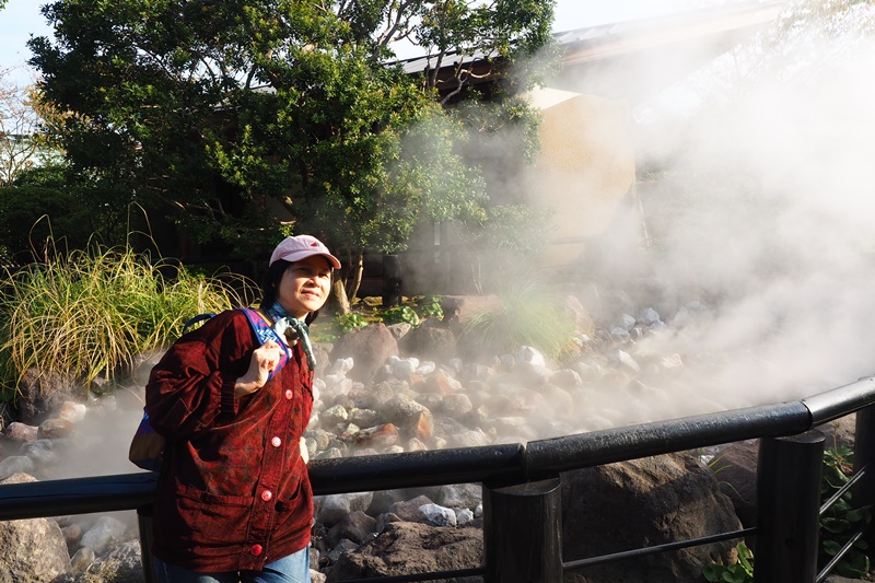 別府溫泉地獄-鬼石坊主地獄｜泥漿溫泉好特別,還可泡腳喔!